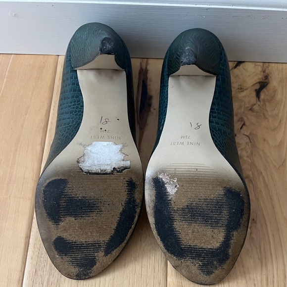 Nine West Dk Green Peep Toe Pumps - Picture 3 of 8